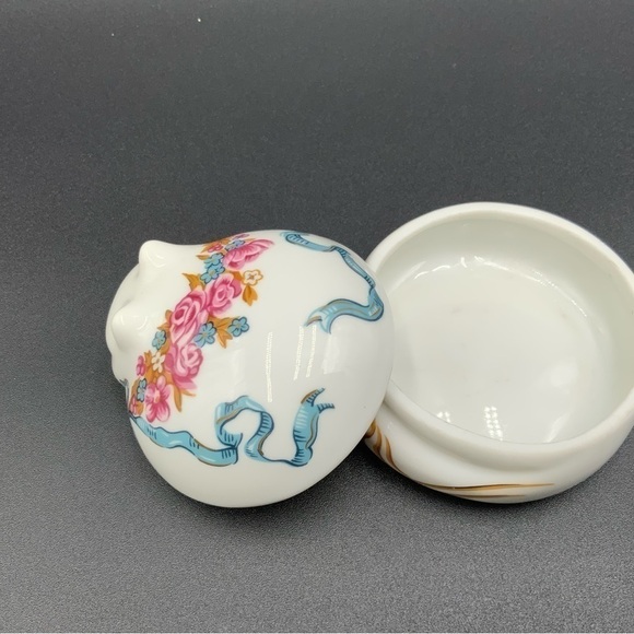 Vtg Round Porcelain Cat  Lidded Trinket Box  Made In Japan For Elizabeth Arden - Picture 6 of 9
